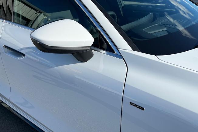 Audi  A6 Avant Photo 20