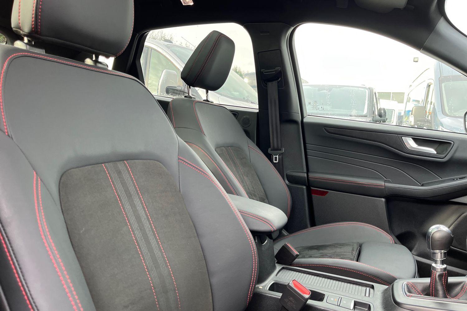 Ford KUGA Photo 16
