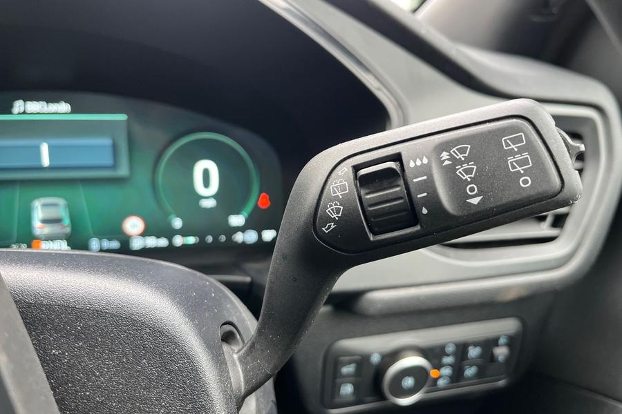 Ford KUGA Photo autoimg-05d0a5cb9490a777759dc212d927639b610a532f.jpg