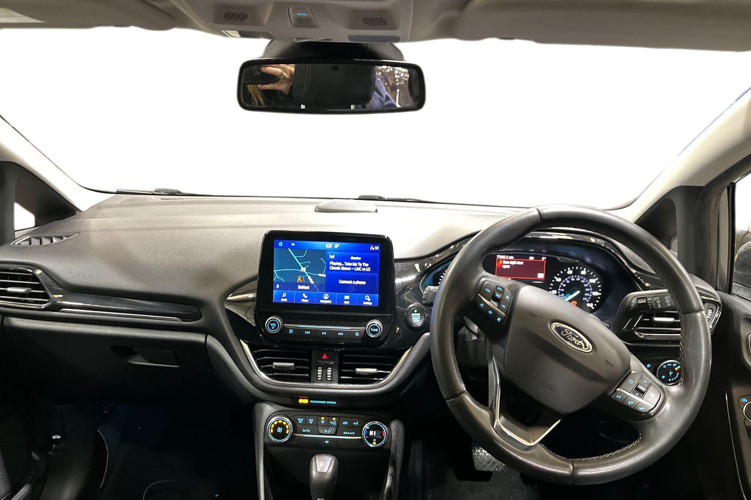 Ford FIESTA Photo 10