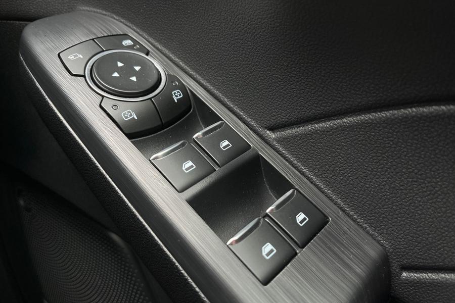 Ford Kuga Photo autoimg-05d72db9ff451a460c041685e08dde13150b0451.jpg