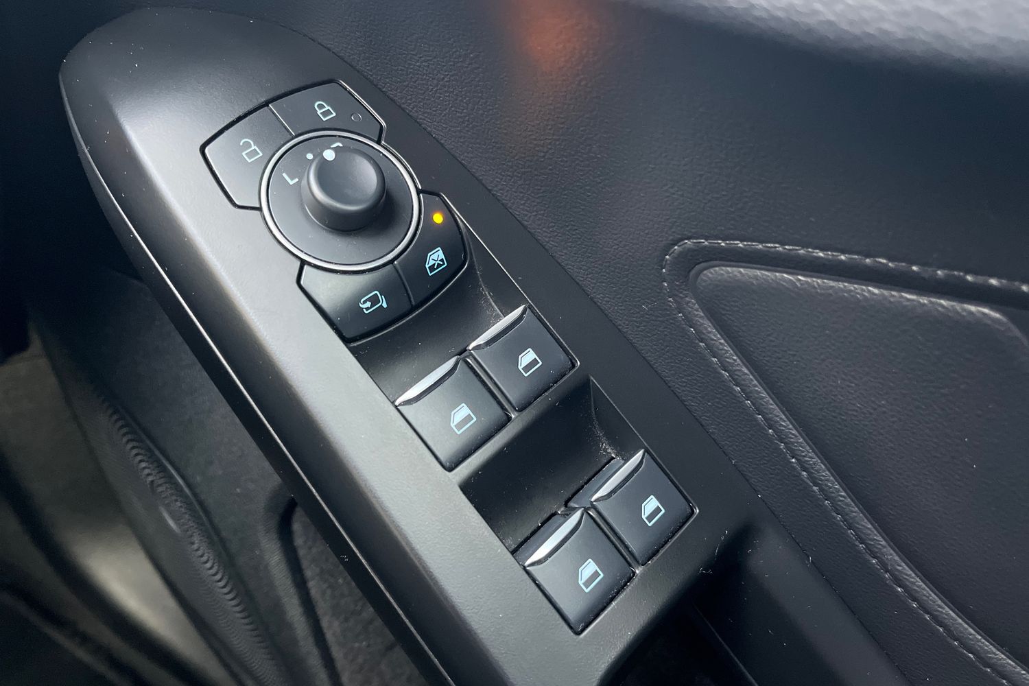 Ford Focus Photo 15