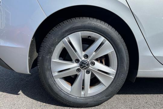 Volkswagen Golf Photo autoimg-05dafd937f885f99d4550b3f3cef209c236f4472.jpg