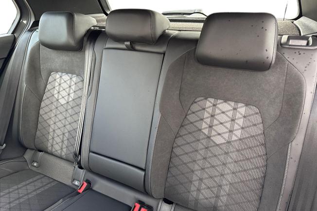 VOLKSWAGEN Golf Photo 9