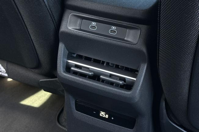 AUDI Q3 Photo 42