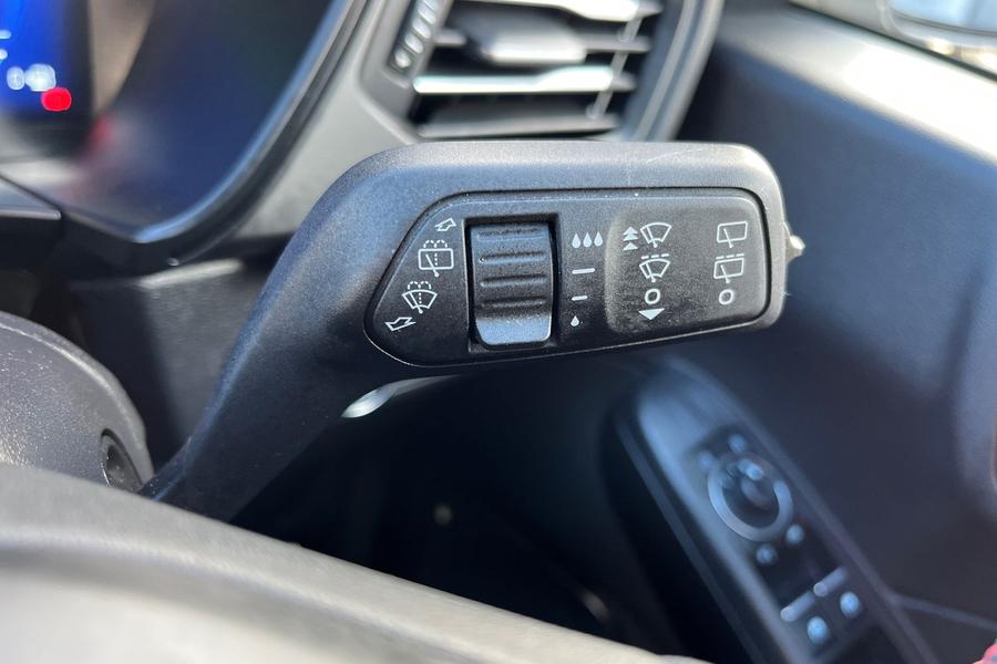Ford KUGA Photo autoimg-05e683c493319832ae604a12d54122953de78b1e.jpg