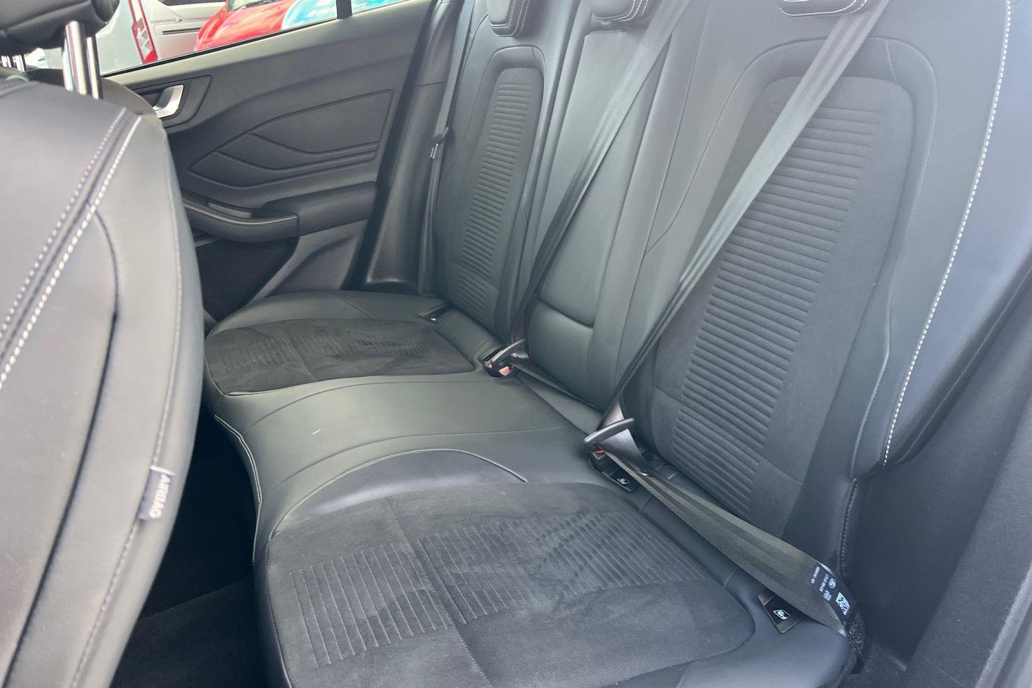 Ford FOCUS Photo 19