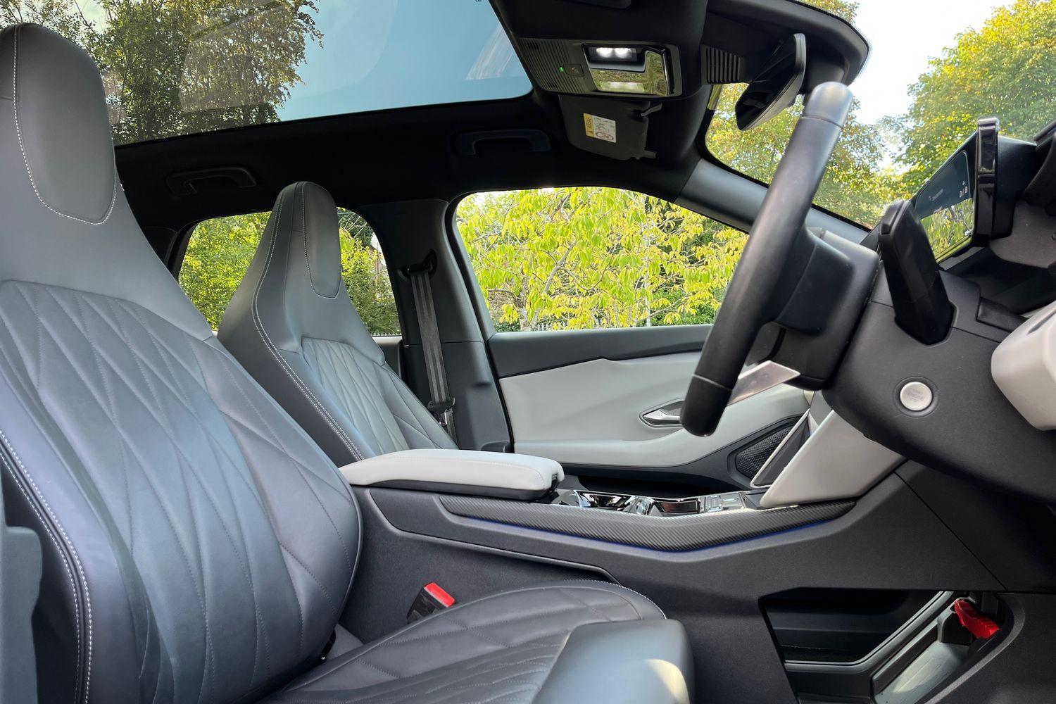 Ford Explorer Photo 16