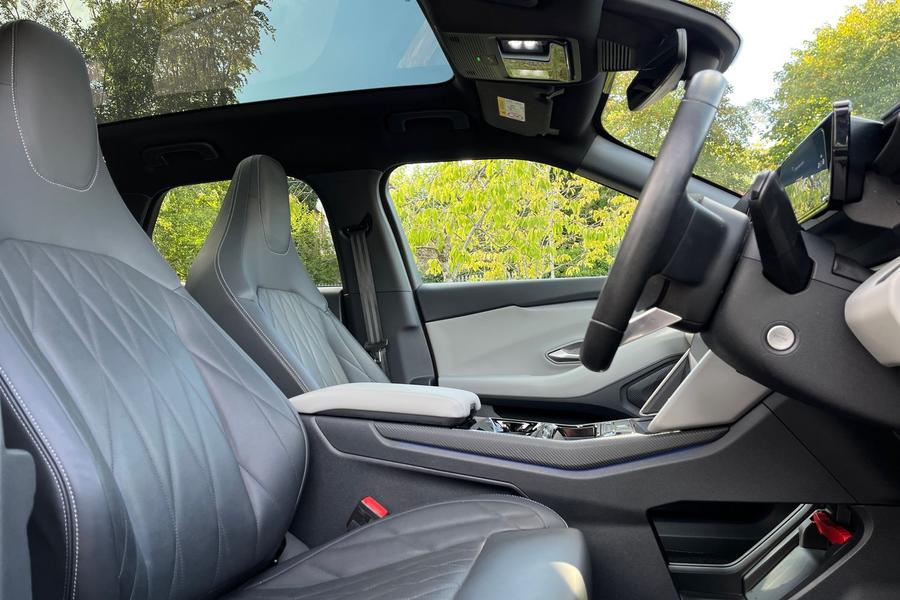 Ford Explorer Photo autoimg-05eadcb2db1f25f9980eea41b522412af01bd6f3.jpg