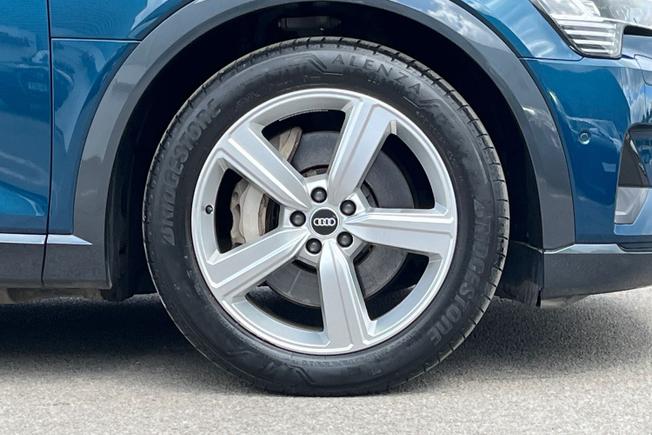 Audi e-tron Photo 5