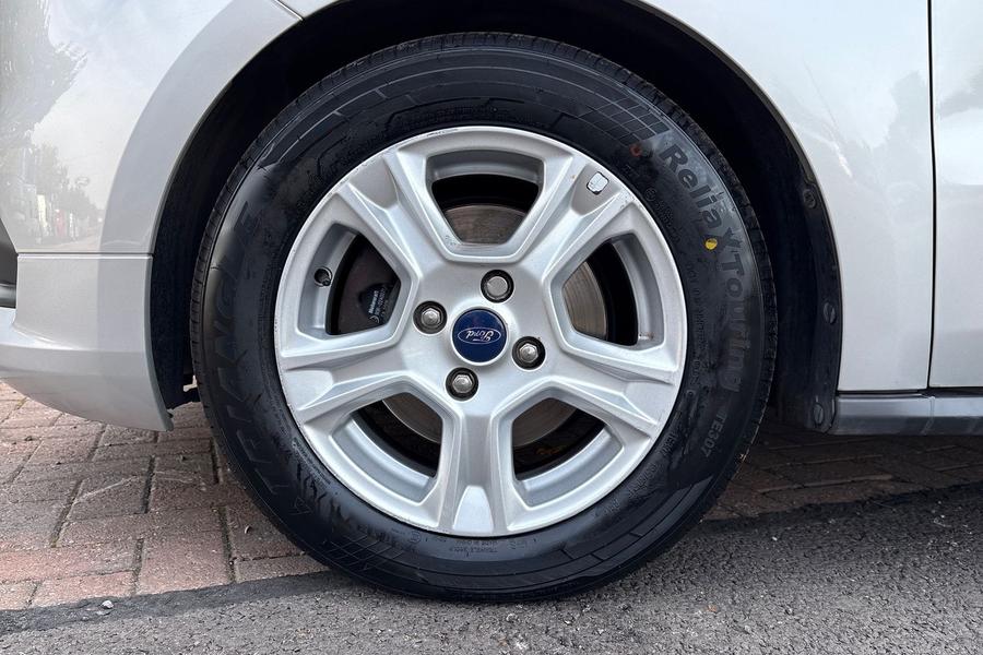 Ford TRANSIT COURIER Photo autoimg-05f2428697a0f36747b294b9b983fc809596ee82.jpg