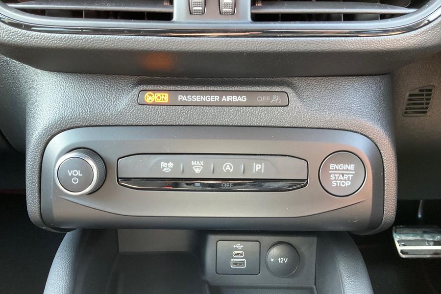 Ford FOCUS Photo autoimg-05f2ecd8d8290912826e6604901850b7fd06711e.jpg