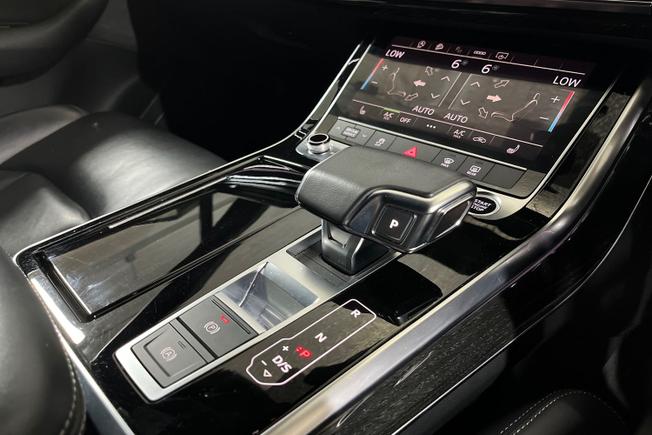 AUDI Q7 Photo 23