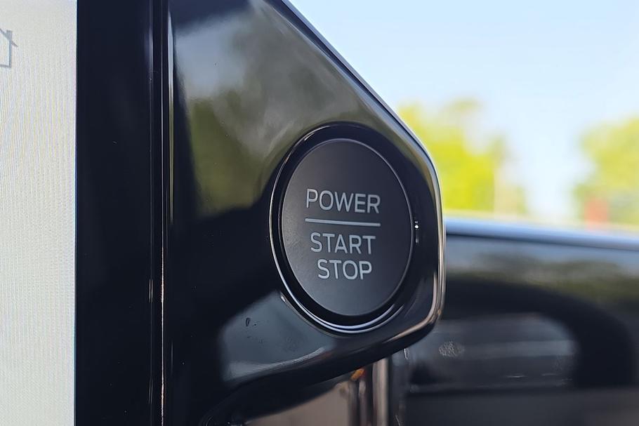 Used Ford TRANSIT CUSTOM NUGGET WO25UYN 35