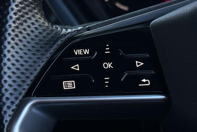 Audi Q4 e-tron Photo 16