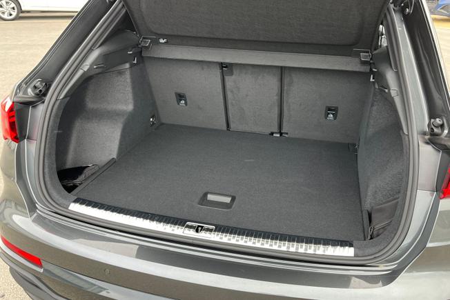 AUDI Q3 Photo 12