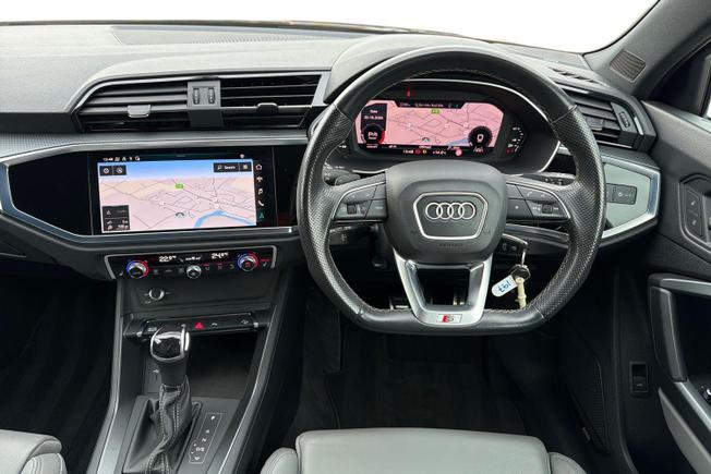 Audi Q3 Photo 11