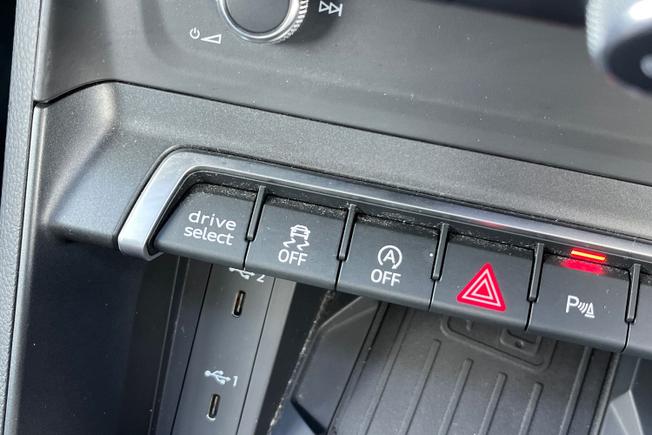 AUDI Q3 Photo 28