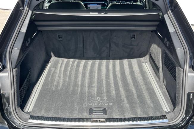 Audi A6 Avant Photo 12
