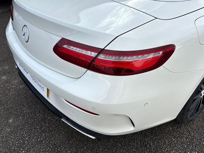 MERCEDES-BENZ E Class Photo 23