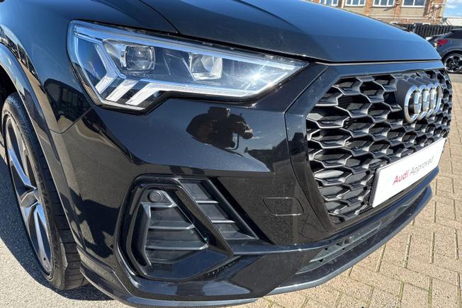 AUDI Q3 Photo 23