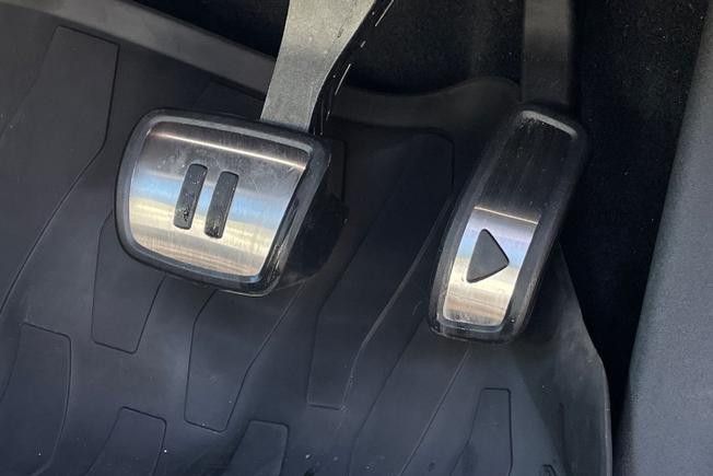 VOLKSWAGEN ID.3 Photo 32