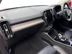 VOLVO Xc40 Photo 2