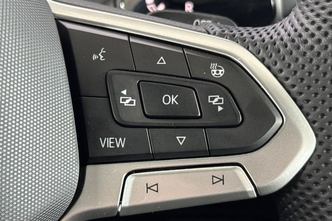 VOLKSWAGEN Tiguan Photo 17