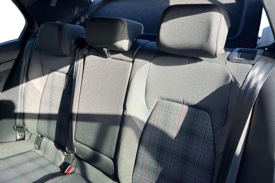 Volkswagen Golf Photo autoimg-0610fe1b10bead57cc5546f449772ef082ae5613.jpg