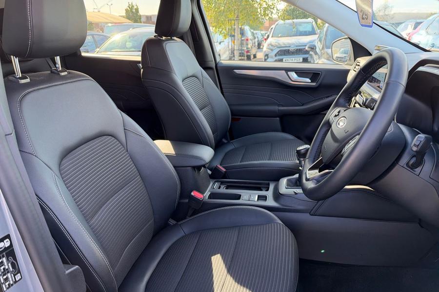 Ford KUGA Photo autoimg-061573bce6b9083de68134aab0950420dea1ca4f.jpg