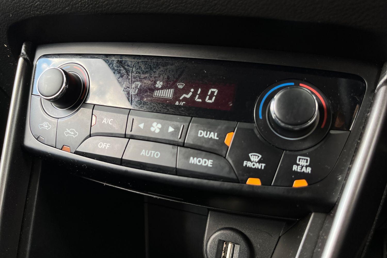 Suzuki S-CROSS Photo 29