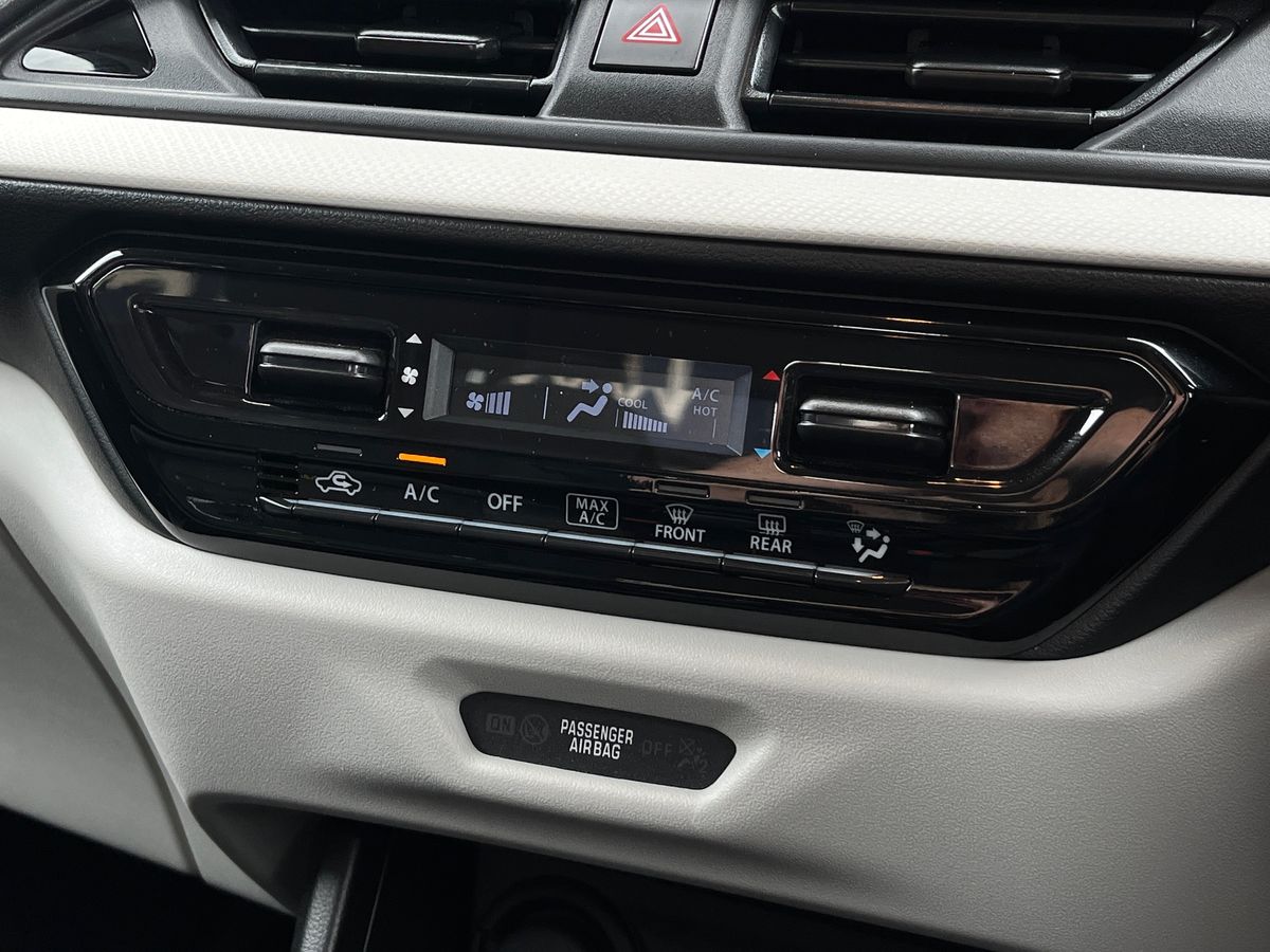 Suzuki Swift Photo 12