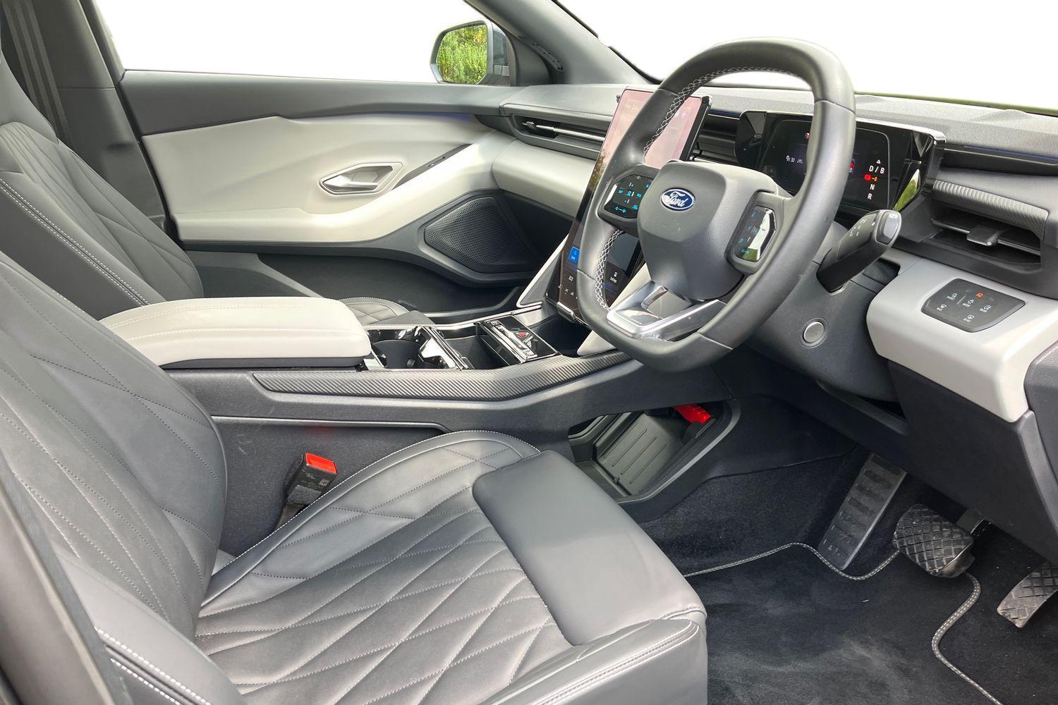 Ford Explorer Photo 8