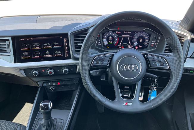 AUDI A1 Photo 11