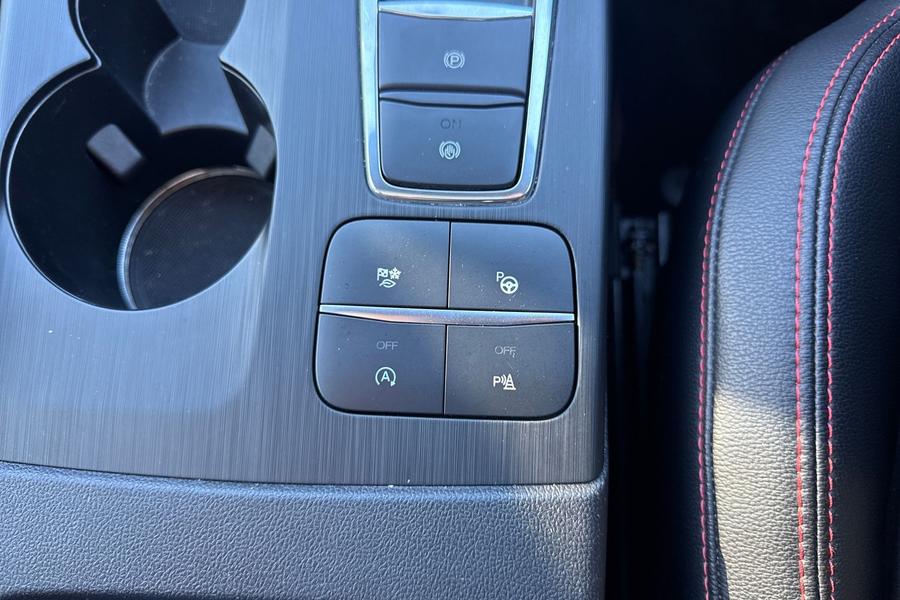 Ford KUGA Photo autoimg-062d2d2088e375b3870c597fe339dd1bde234f3a.jpg