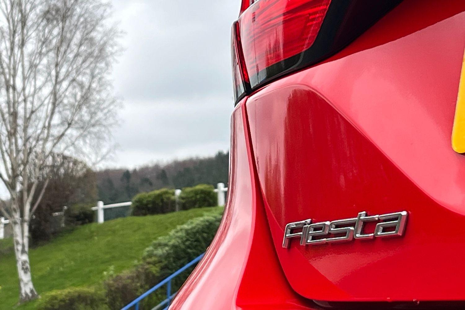 Ford FIESTA Photo 38