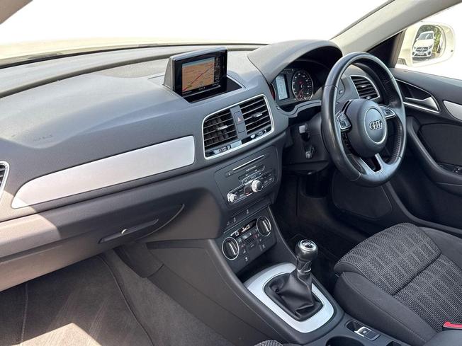AUDI Q3 Photo 2