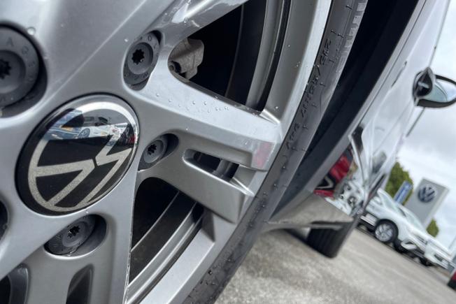 VOLKSWAGEN T-Roc Photo 22