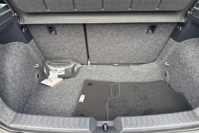 SEAT Ibiza Photo 12