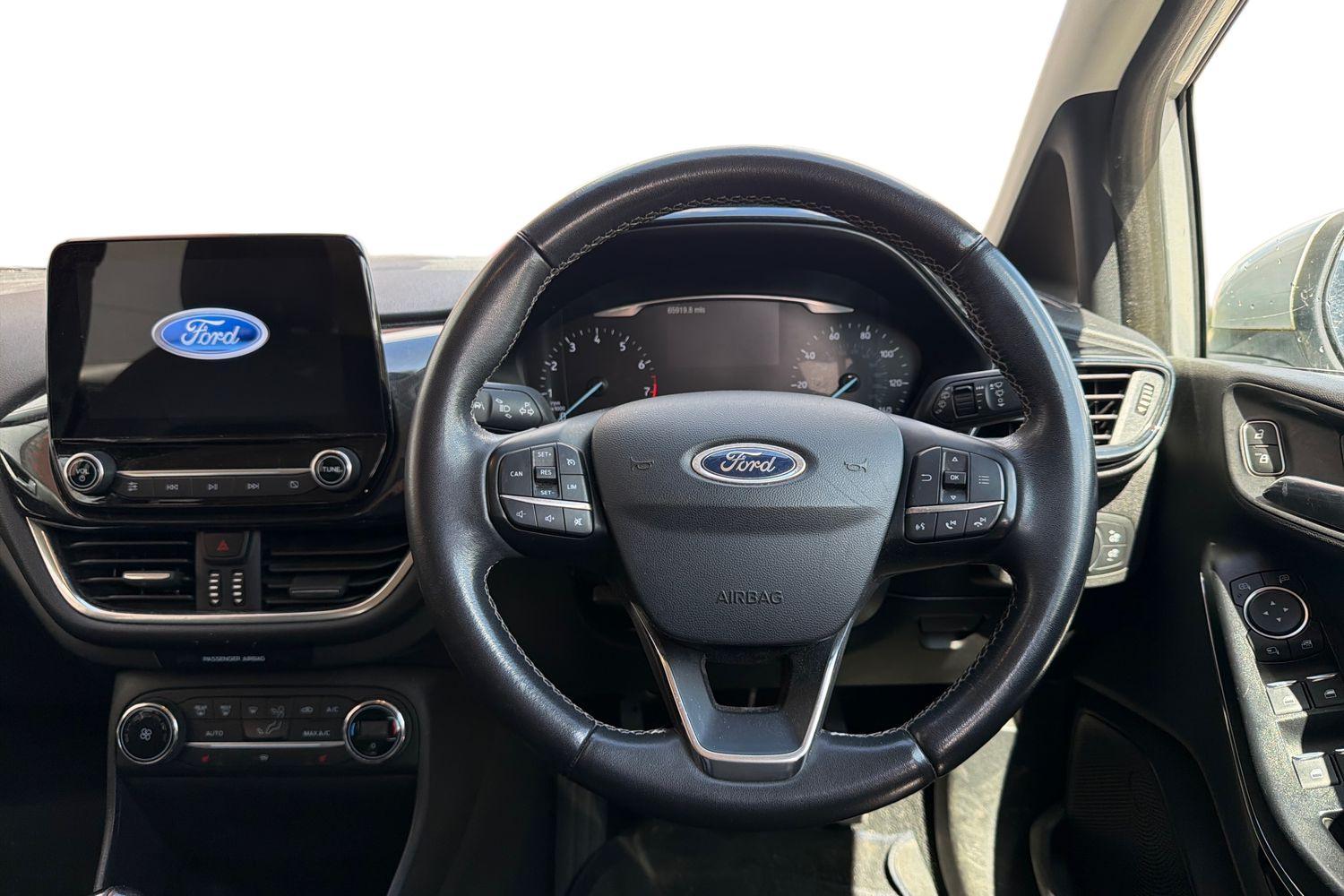 Ford FIESTA Photo 10