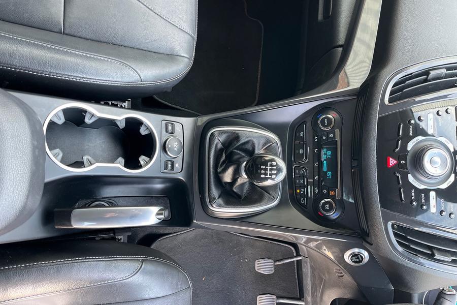 Ford Kuga Photo autoimg-06466e14725eb37f96d2cdd179e771b6cc60585f.jpg
