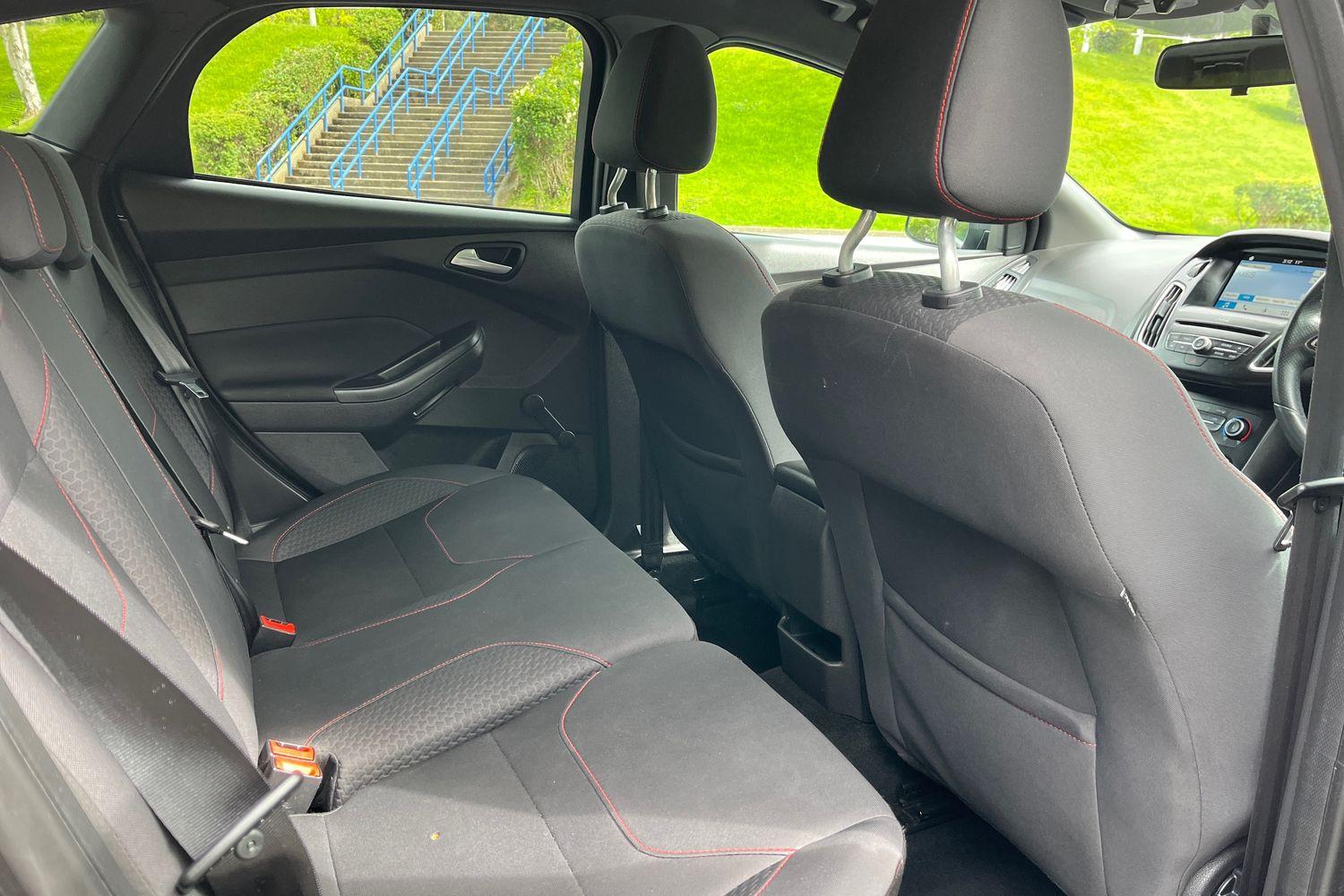Ford FOCUS Photo 37