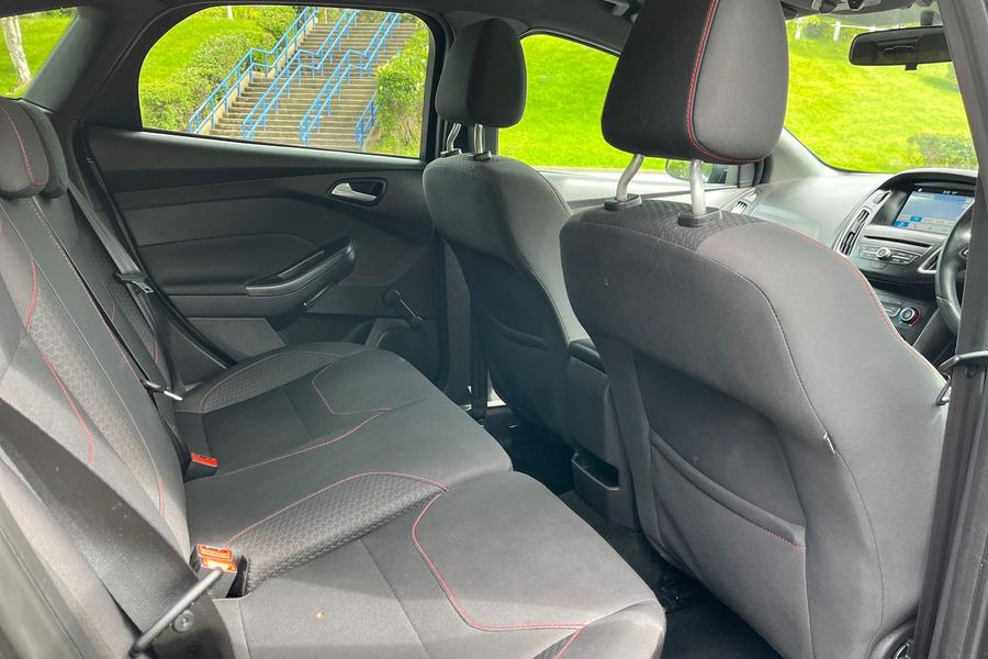 Ford FOCUS Photo autoimg-0646f987aa500367a836aade9cd1b24eb60d5750.jpg