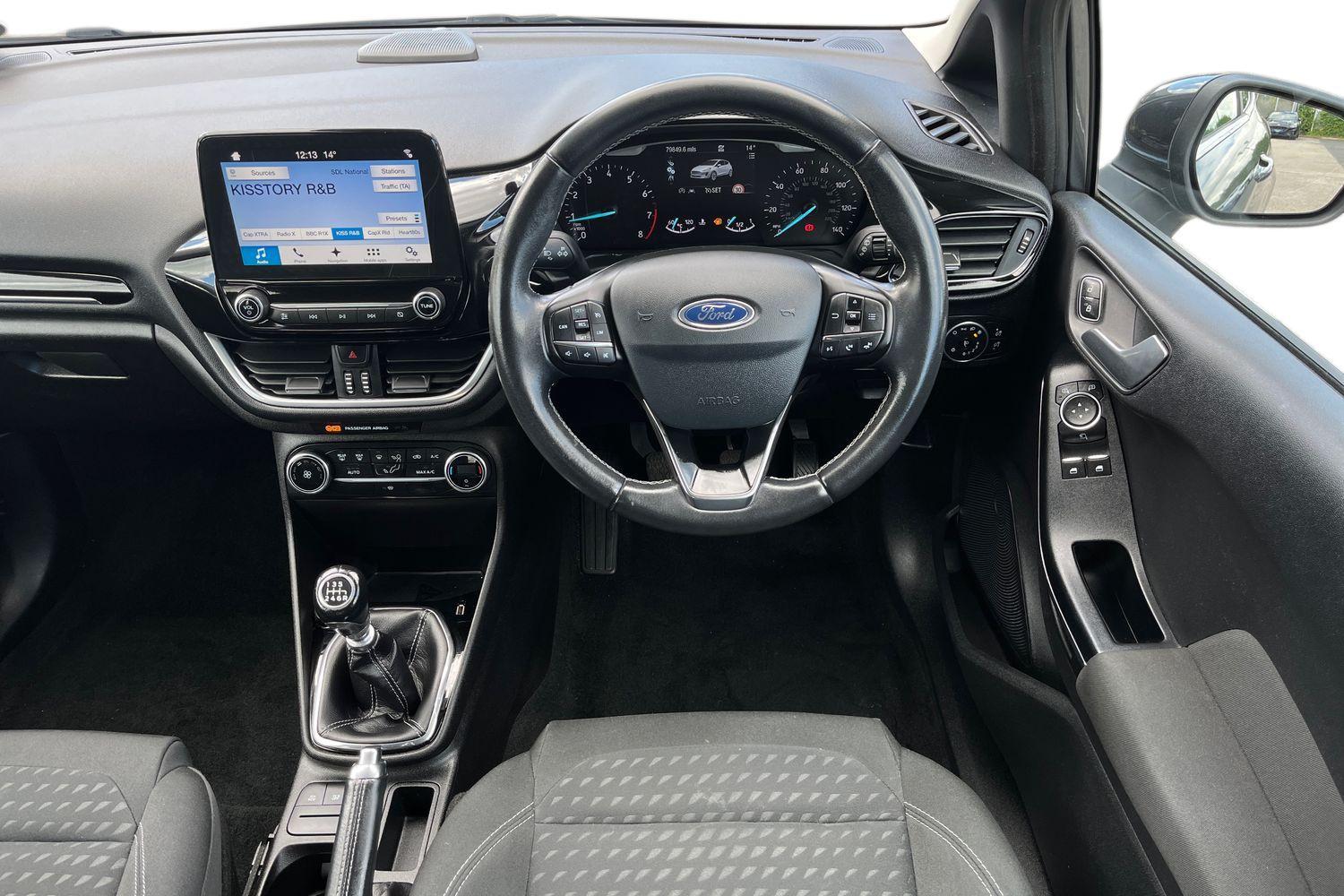 Ford Fiesta Photo 10
