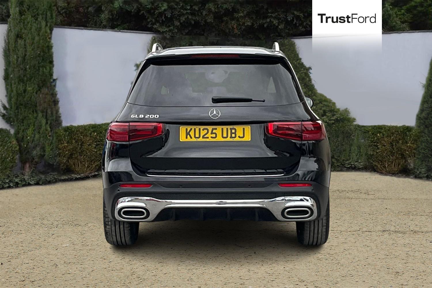 Mercedes-Benz GLB Photo 6