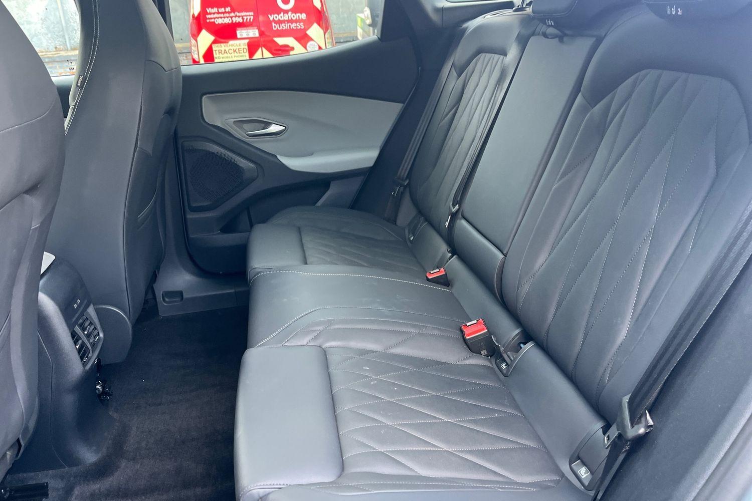 Ford Explorer Photo 19