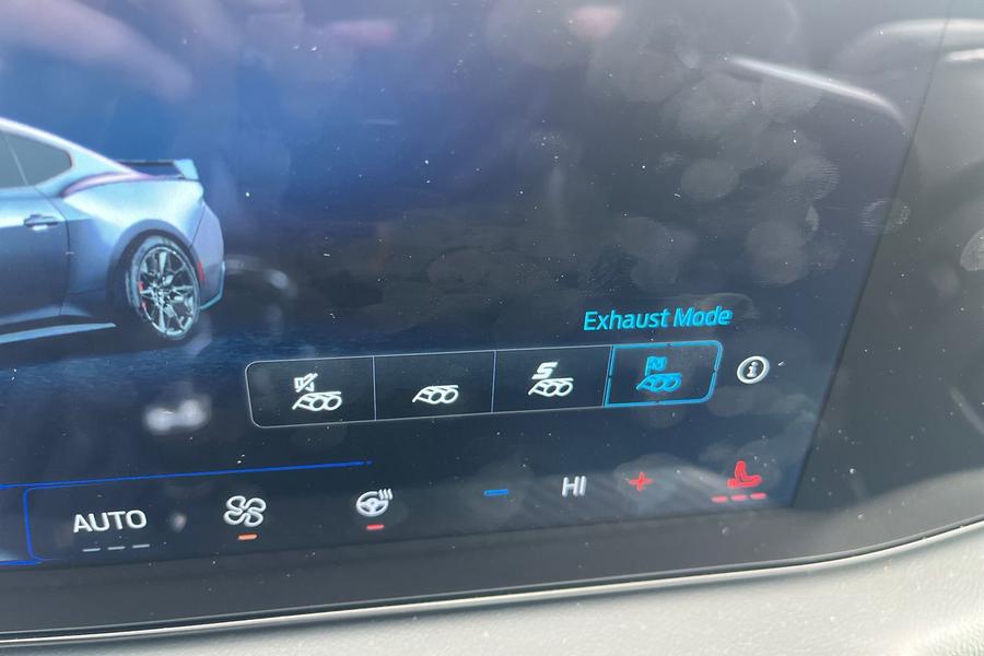 Ford MUSTANG Photo autoimg-0651d06adb81f3b4fe26953c91d48d71eb3f47eb.jpg