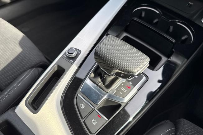 AUDI A4 Avant Photo 24