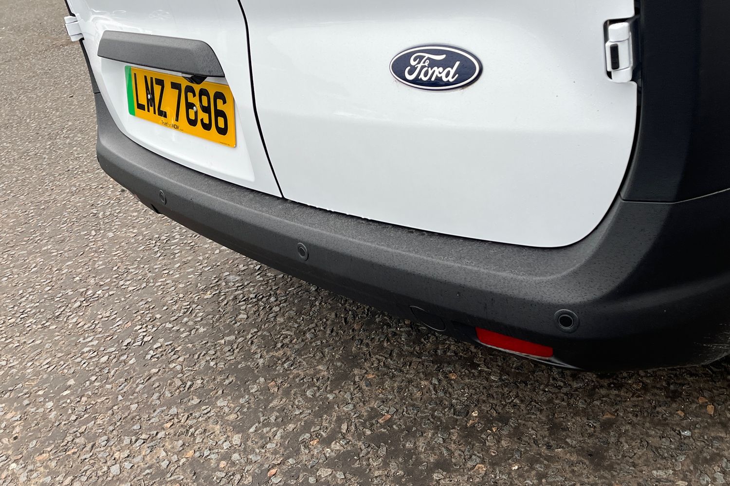 Ford TRANSIT COURIER Photo 18