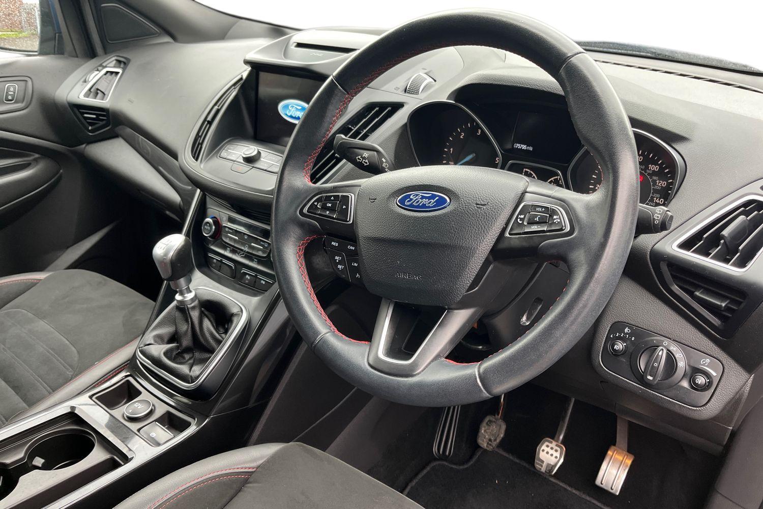 Ford KUGA Photo 8